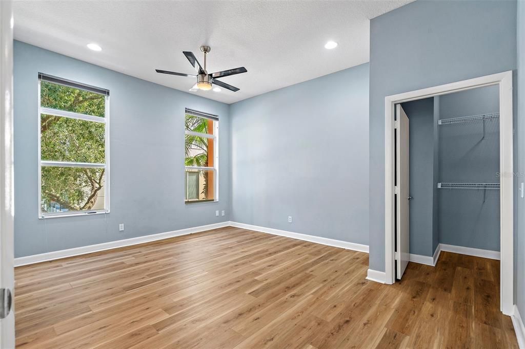 待售: $449,000 (2 贝兹, 2 浴室, 1298 平方英尺)