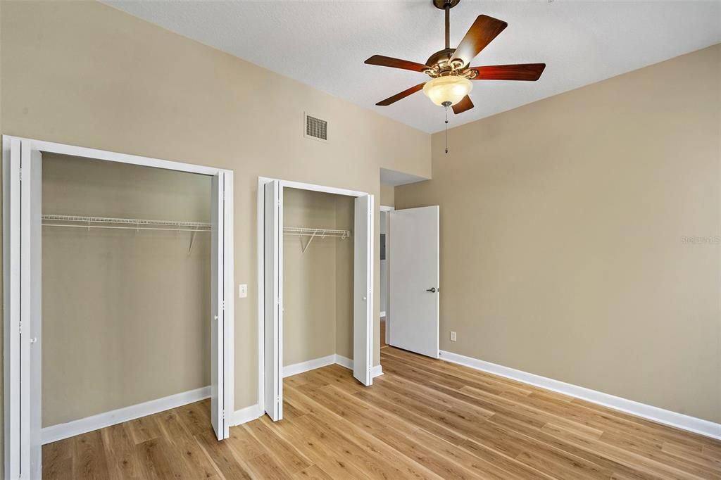 待售: $449,000 (2 贝兹, 2 浴室, 1298 平方英尺)