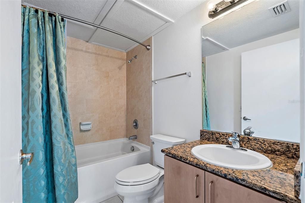 待售: $449,000 (2 贝兹, 2 浴室, 1298 平方英尺)