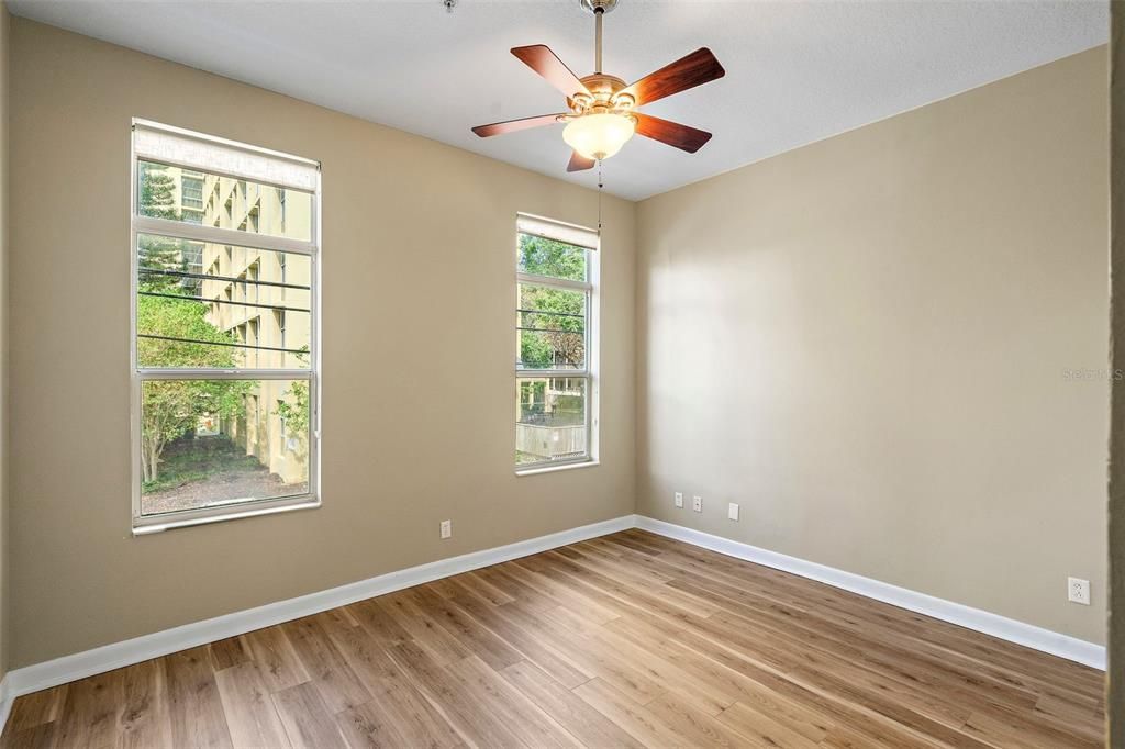 待售: $449,000 (2 贝兹, 2 浴室, 1298 平方英尺)