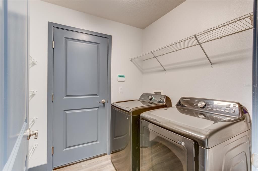 For Sale: $430,000 (3 beds, 2 baths, 1374 Square Feet)