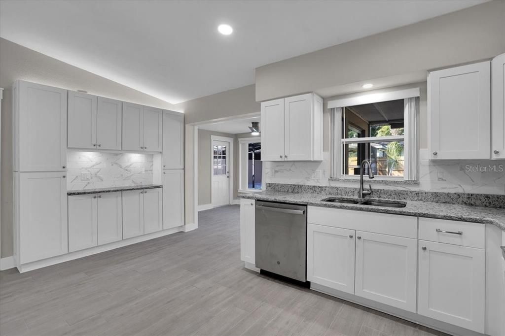 For Rent: $3,000 (3 beds, 2 baths, 1215 Square Feet)