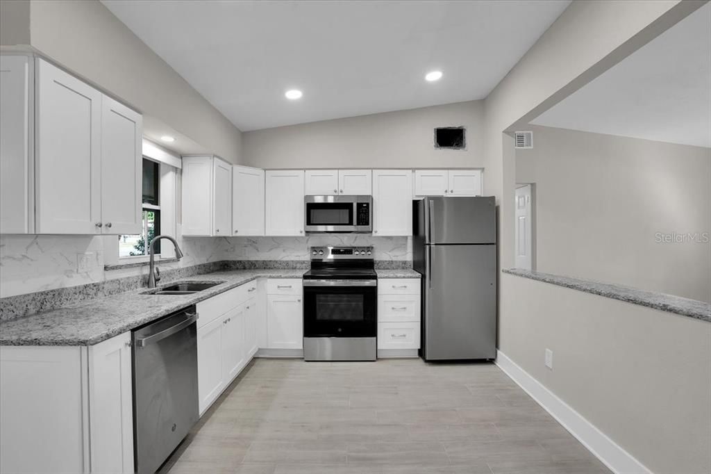 For Rent: $3,000 (3 beds, 2 baths, 1215 Square Feet)