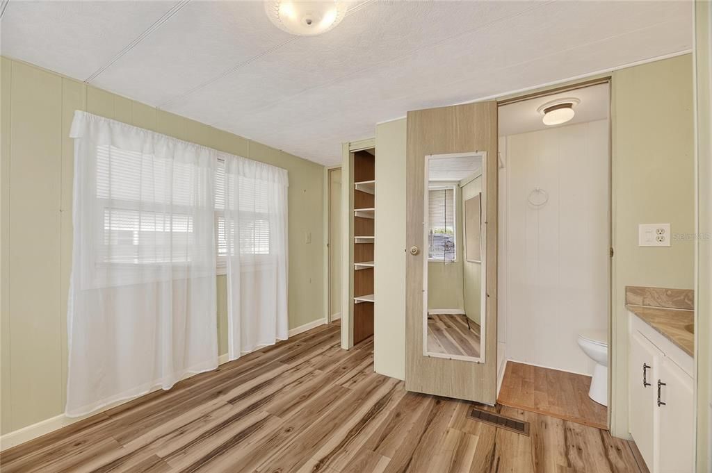 待售: $84,500 (2 贝兹, 2 浴室, 1128 平方英尺)