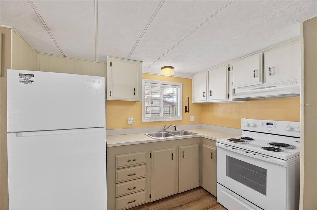 待售: $84,500 (2 贝兹, 2 浴室, 1128 平方英尺)