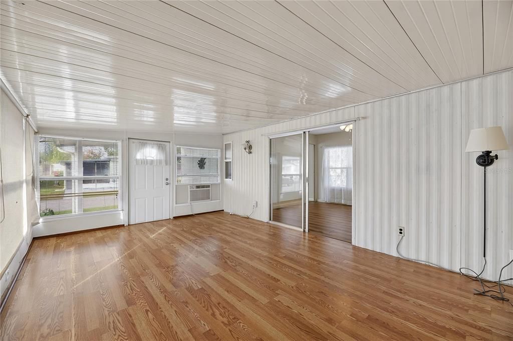 待售: $84,500 (2 贝兹, 2 浴室, 1128 平方英尺)