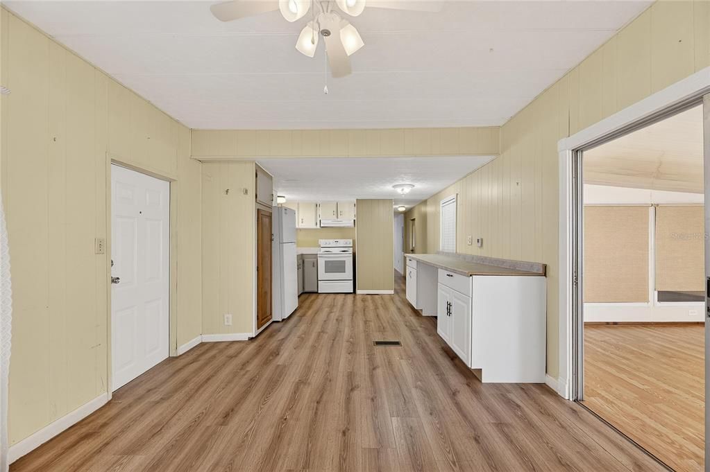 待售: $84,500 (2 贝兹, 2 浴室, 1128 平方英尺)