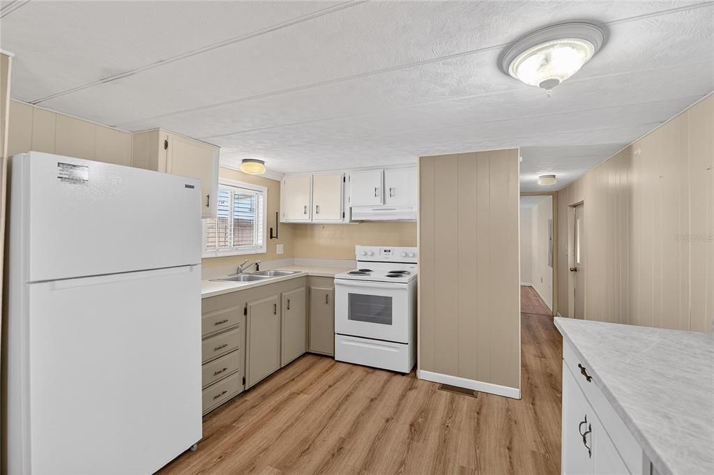 待售: $84,500 (2 贝兹, 2 浴室, 1128 平方英尺)