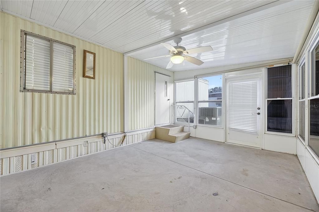 待售: $84,500 (2 贝兹, 2 浴室, 1128 平方英尺)