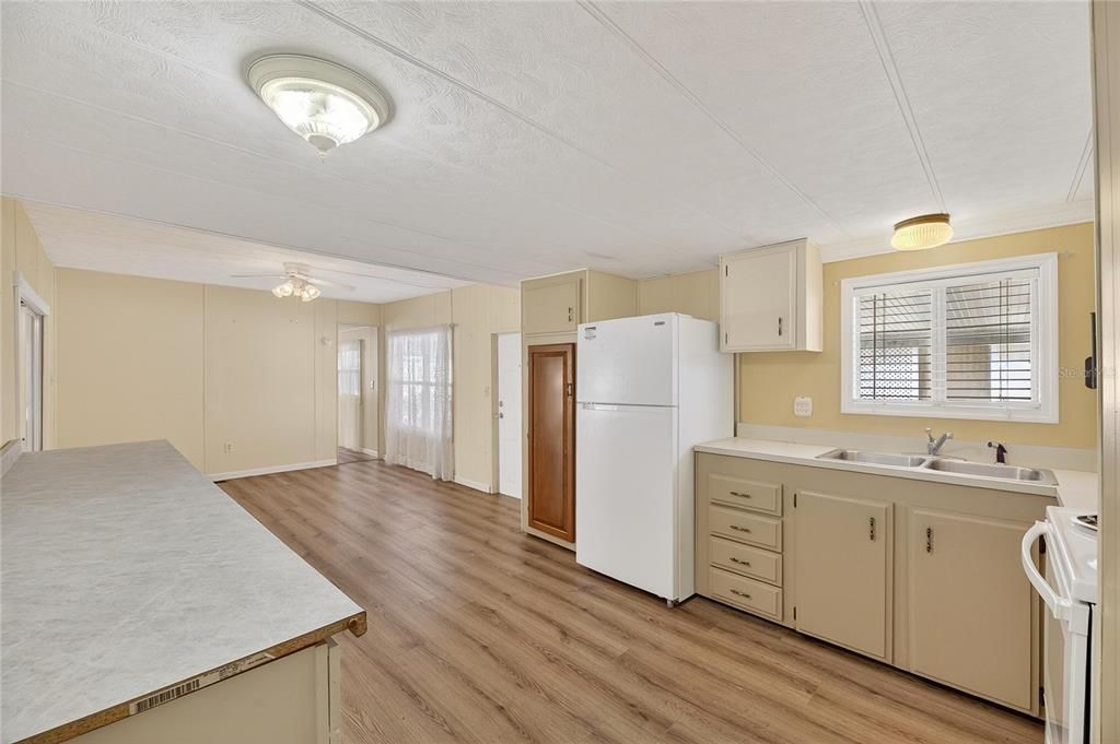 待售: $84,500 (2 贝兹, 2 浴室, 1128 平方英尺)