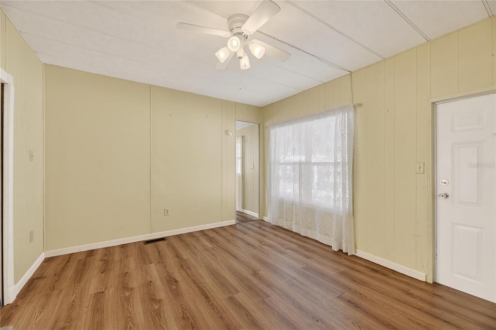 待售: $84,500 (2 贝兹, 2 浴室, 1128 平方英尺)