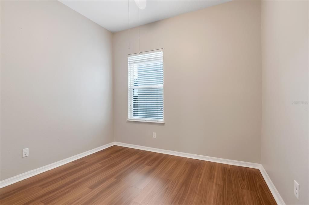 For Rent: $2,400 (5 beds, 2 baths, 2000 Square Feet)