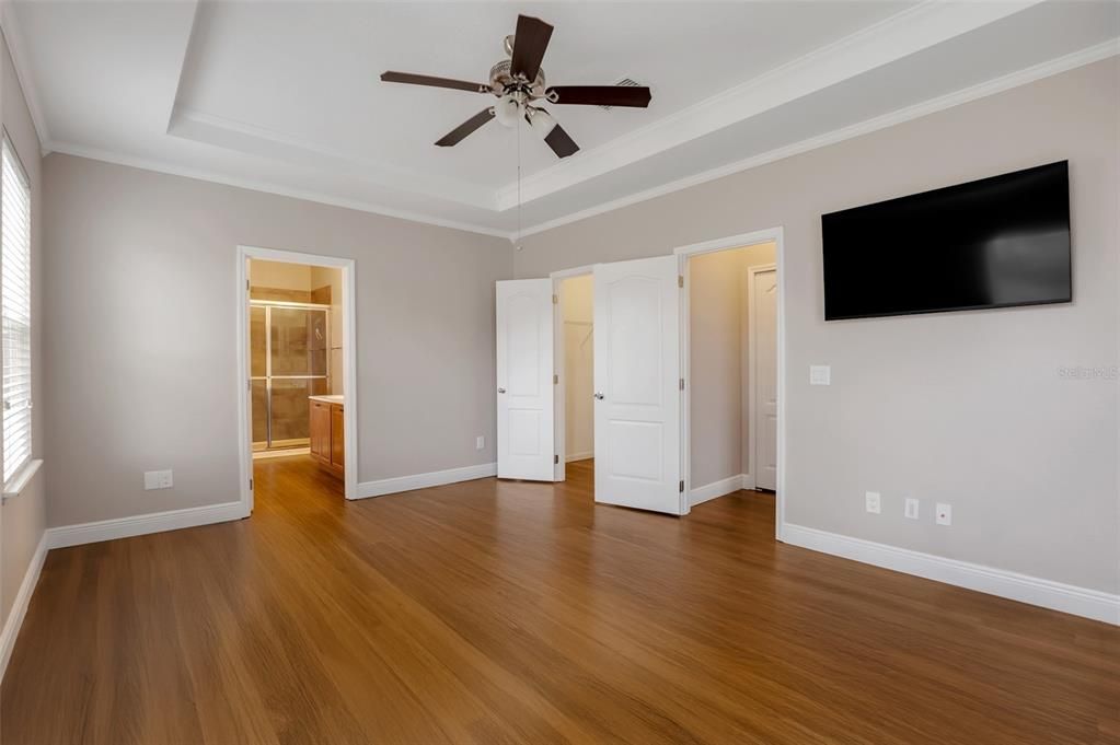 For Rent: $2,400 (5 beds, 2 baths, 2000 Square Feet)