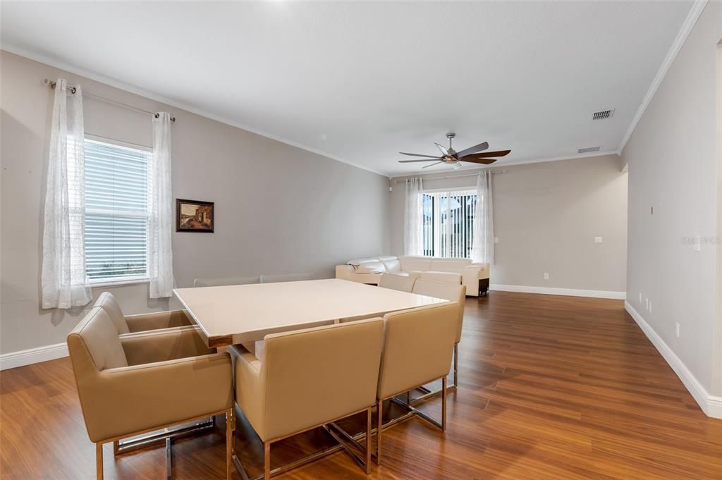 For Rent: $2,400 (5 beds, 2 baths, 2000 Square Feet)