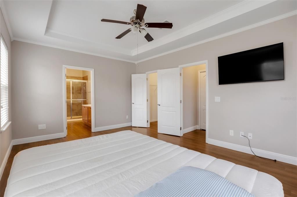 For Rent: $2,400 (5 beds, 2 baths, 2000 Square Feet)