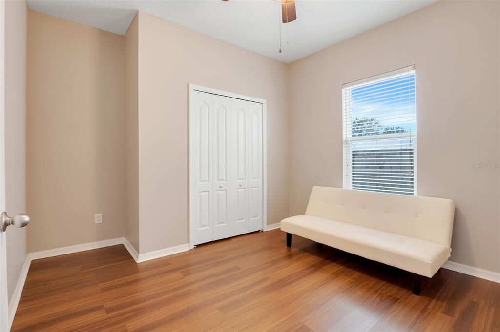 For Rent: $2,400 (5 beds, 2 baths, 2000 Square Feet)