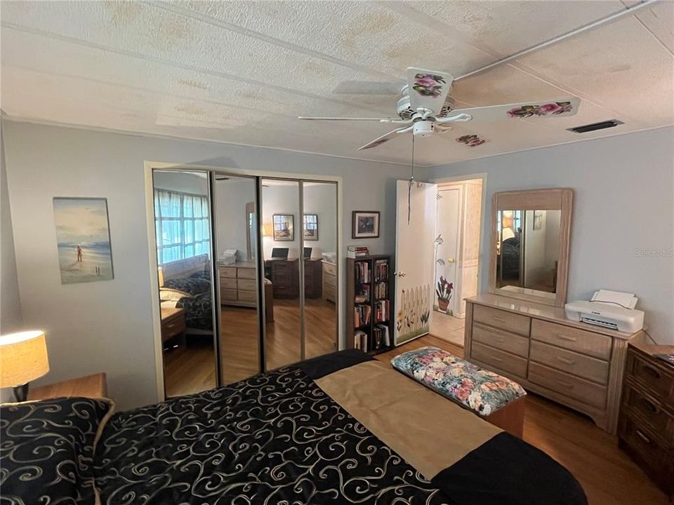 待售: $168,000 (2 贝兹, 2 浴室, 1232 平方英尺)