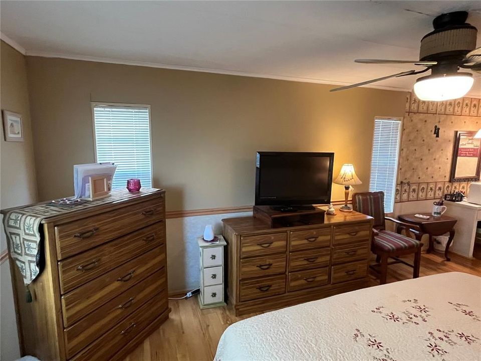 待售: $168,000 (2 贝兹, 2 浴室, 1232 平方英尺)