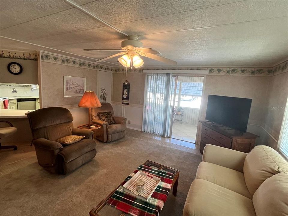 待售: $168,000 (2 贝兹, 2 浴室, 1232 平方英尺)