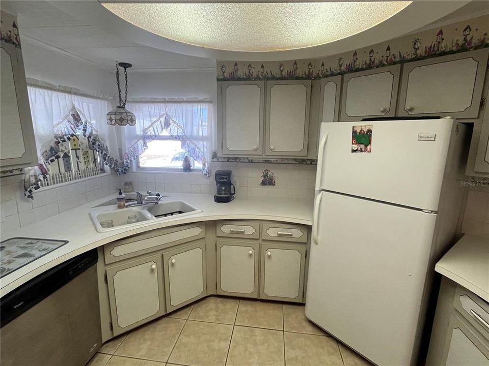 待售: $168,000 (2 贝兹, 2 浴室, 1232 平方英尺)