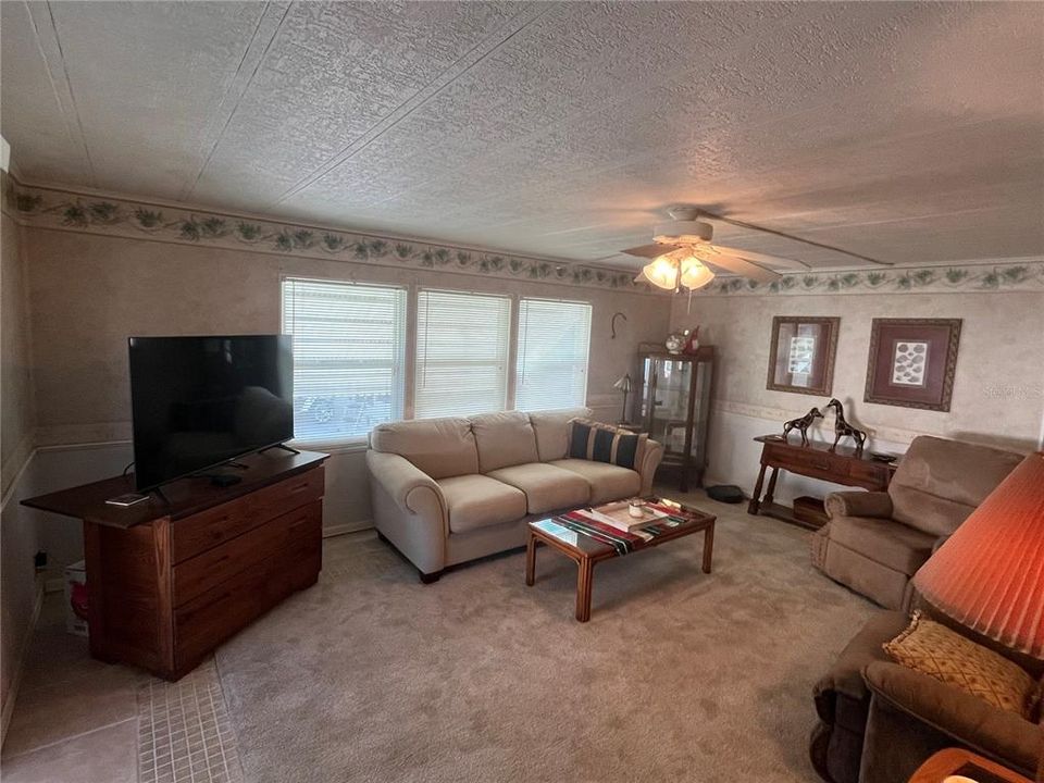 待售: $168,000 (2 贝兹, 2 浴室, 1232 平方英尺)