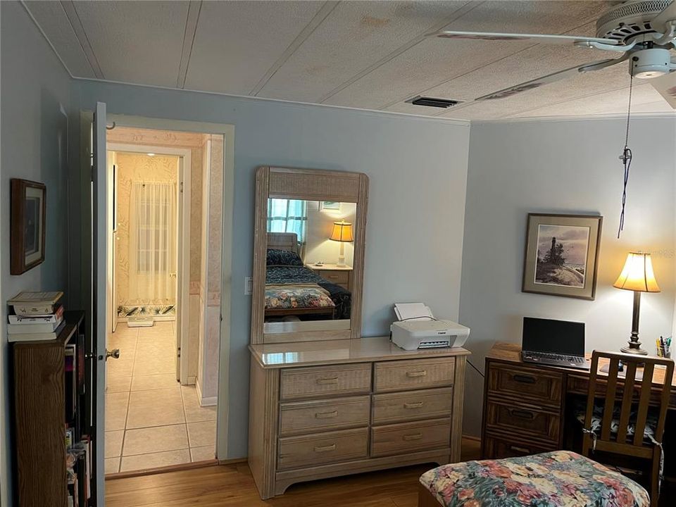 待售: $168,000 (2 贝兹, 2 浴室, 1232 平方英尺)