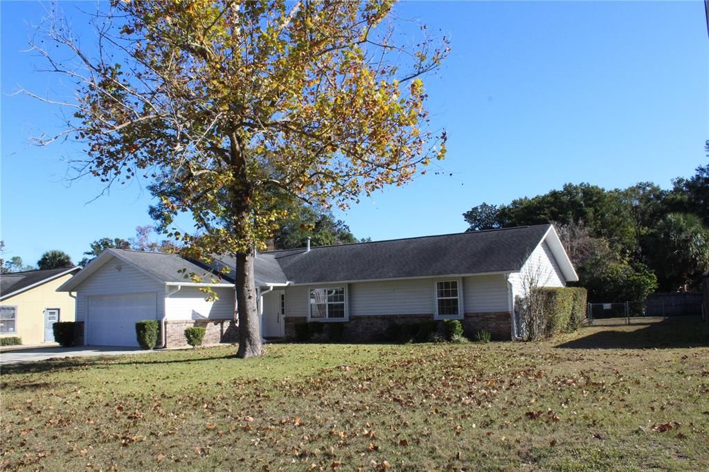 For Sale: $289,900 (3 beds, 2 baths, 1660 Square Feet)