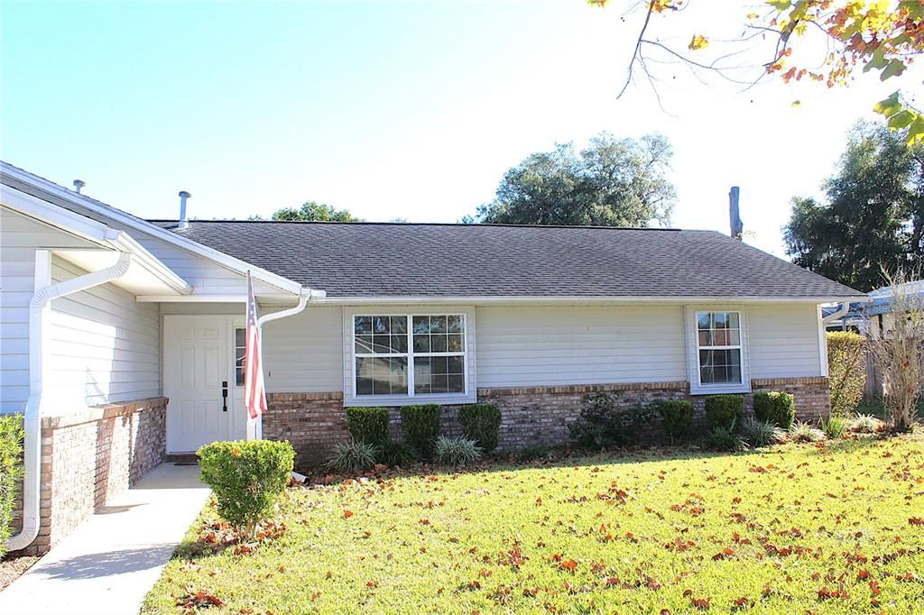 For Sale: $289,900 (3 beds, 2 baths, 1660 Square Feet)