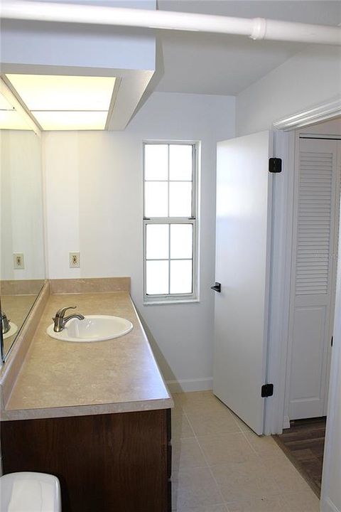 For Sale: $289,900 (3 beds, 2 baths, 1660 Square Feet)