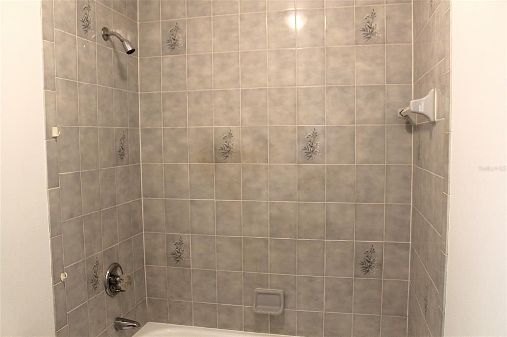 For Sale: $289,900 (3 beds, 2 baths, 1660 Square Feet)