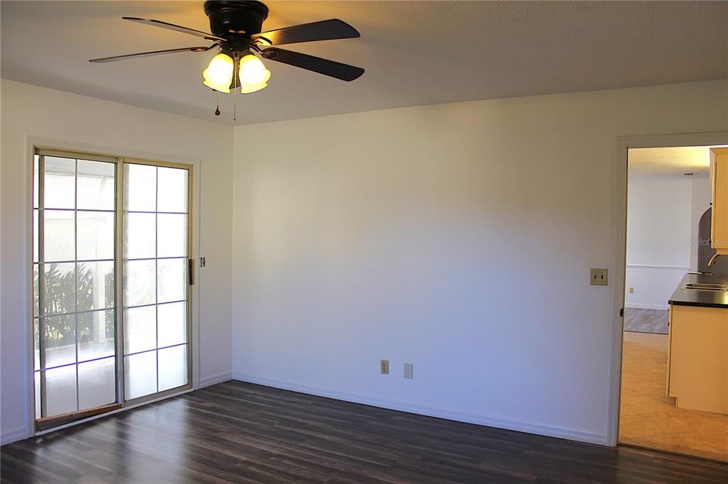 For Sale: $289,900 (3 beds, 2 baths, 1660 Square Feet)