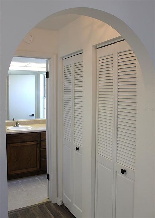 For Sale: $289,900 (3 beds, 2 baths, 1660 Square Feet)