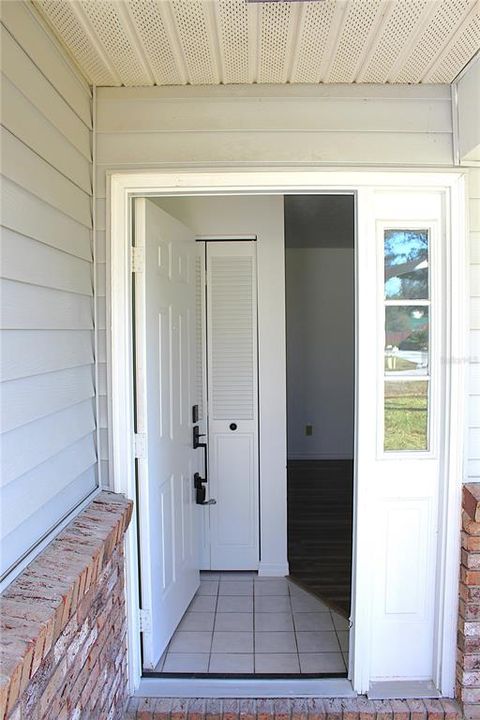 For Sale: $289,900 (3 beds, 2 baths, 1660 Square Feet)