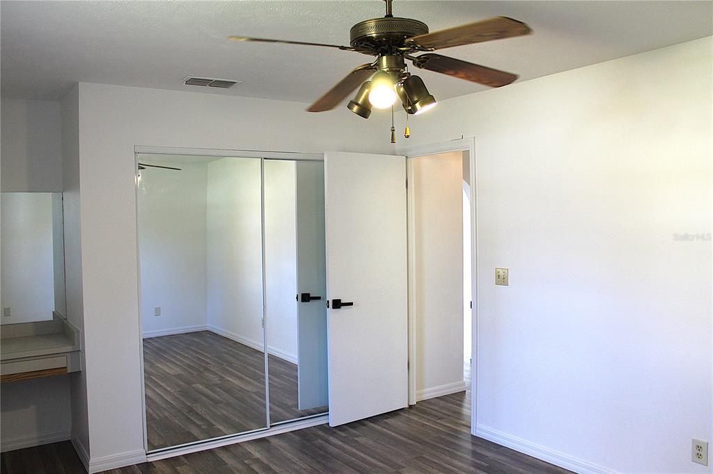 For Sale: $289,900 (3 beds, 2 baths, 1660 Square Feet)