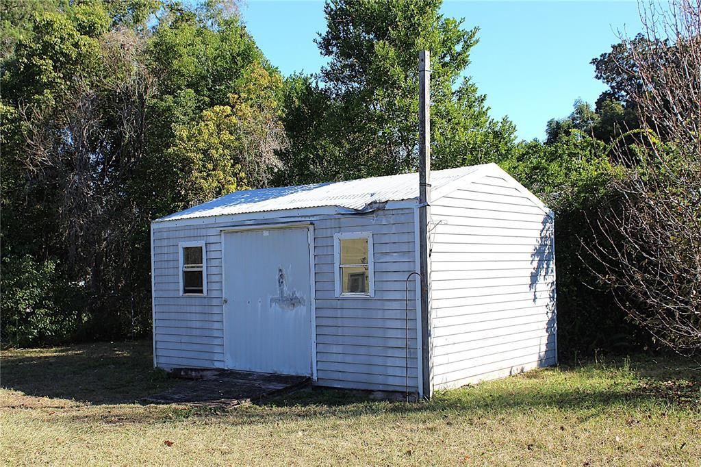 For Sale: $289,900 (3 beds, 2 baths, 1660 Square Feet)