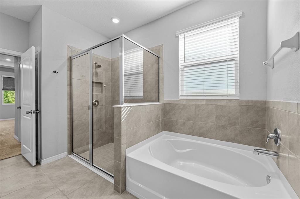 待售: $427,500 (4 贝兹, 2 浴室, 2037 平方英尺)