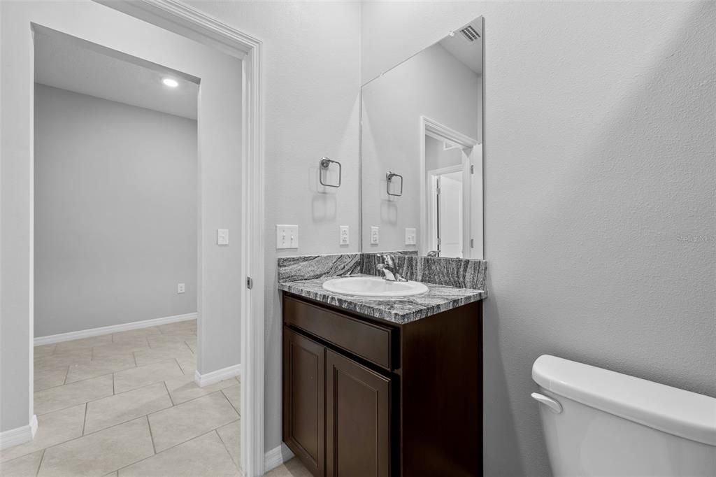 待售: $427,500 (4 贝兹, 2 浴室, 2037 平方英尺)