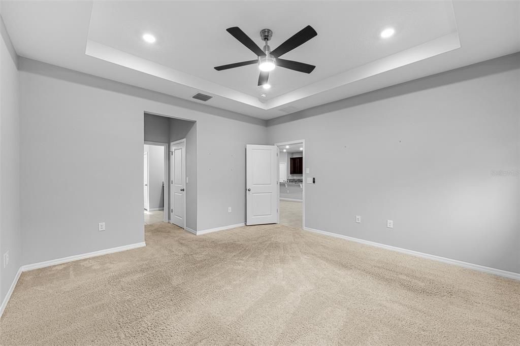 待售: $427,500 (4 贝兹, 2 浴室, 2037 平方英尺)