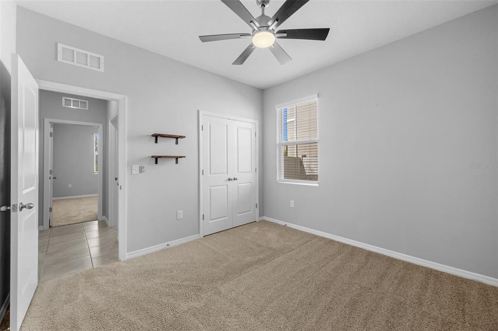 待售: $427,500 (4 贝兹, 2 浴室, 2037 平方英尺)