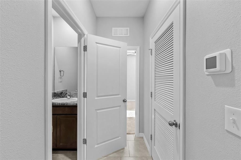 待售: $427,500 (4 贝兹, 2 浴室, 2037 平方英尺)