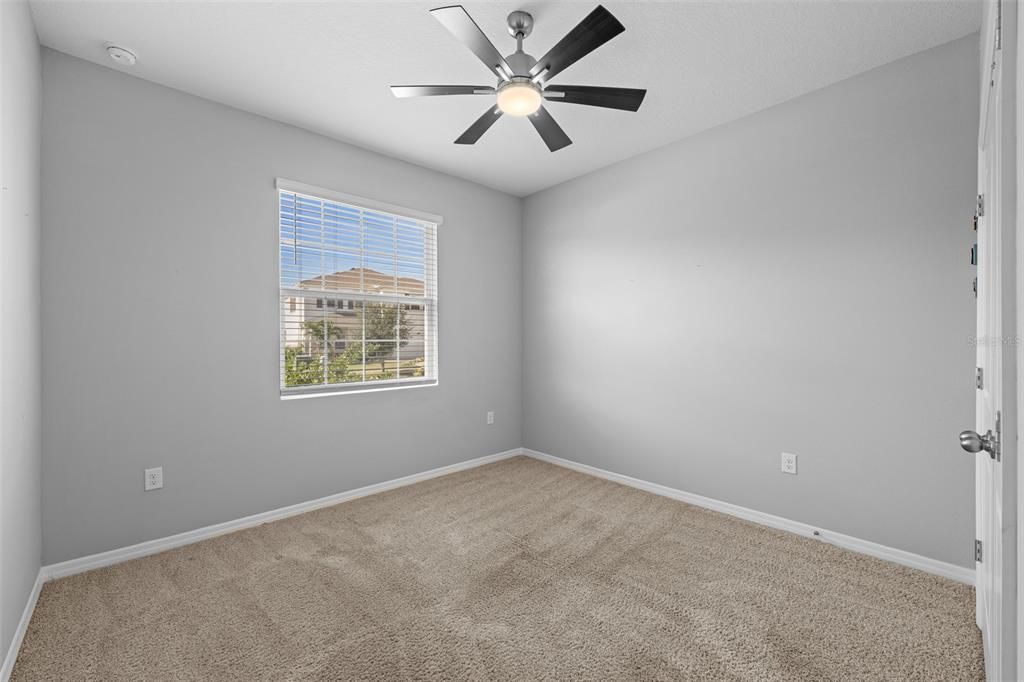 待售: $427,500 (4 贝兹, 2 浴室, 2037 平方英尺)