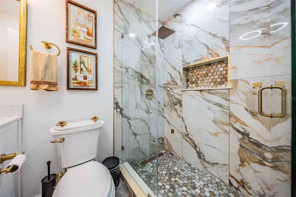 En Venta: $600,000 (3 camas, 3 baños, 1768 Pies cuadrados)