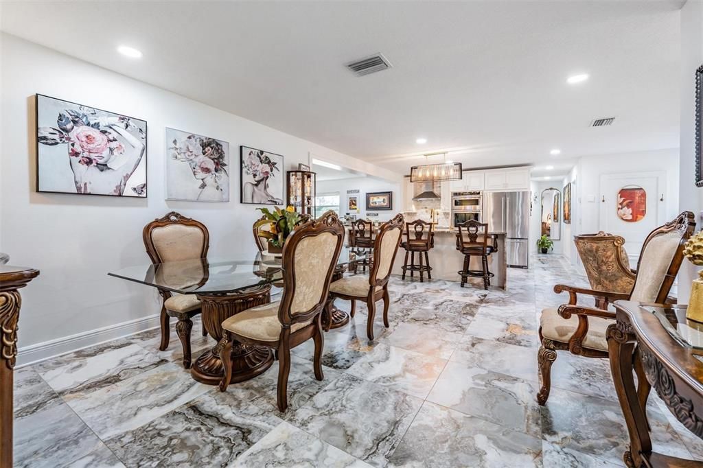 En Venta: $600,000 (3 camas, 3 baños, 1768 Pies cuadrados)