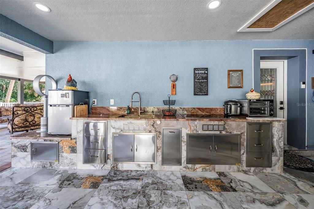 En Venta: $600,000 (3 camas, 3 baños, 1768 Pies cuadrados)