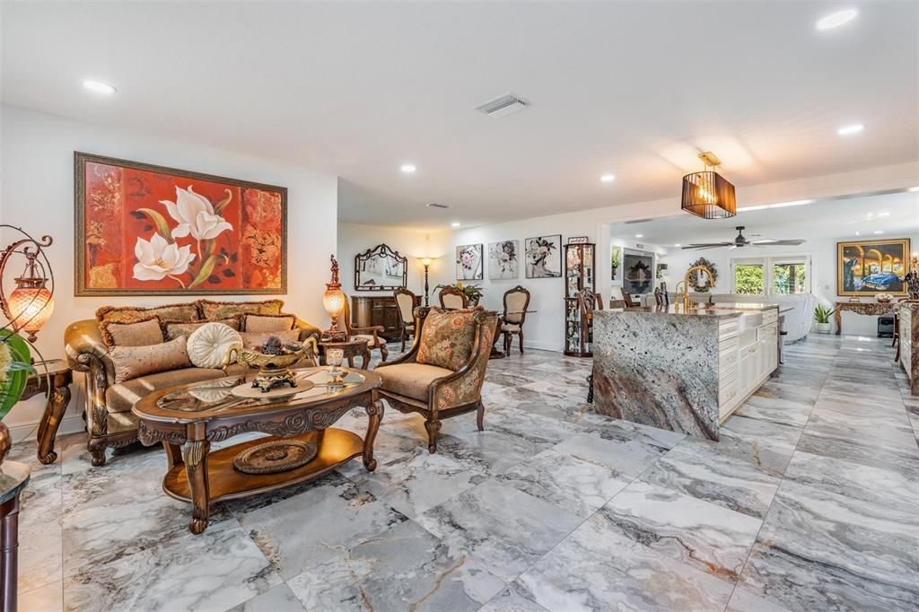 En Venta: $600,000 (3 camas, 3 baños, 1768 Pies cuadrados)