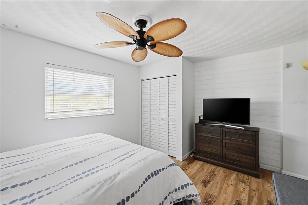 For Sale: $495,000 (2 beds, 2 baths, 1356 Square Feet)