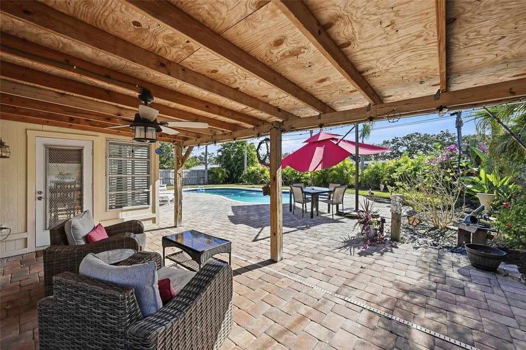 For Sale: $495,000 (2 beds, 2 baths, 1356 Square Feet)