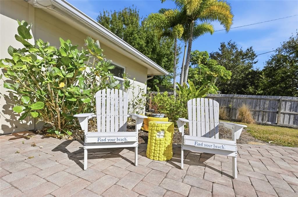 For Sale: $495,000 (2 beds, 2 baths, 1356 Square Feet)