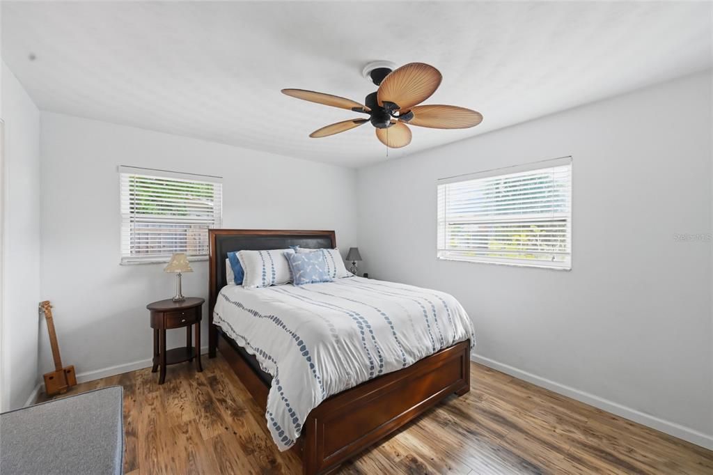 For Sale: $495,000 (2 beds, 2 baths, 1356 Square Feet)