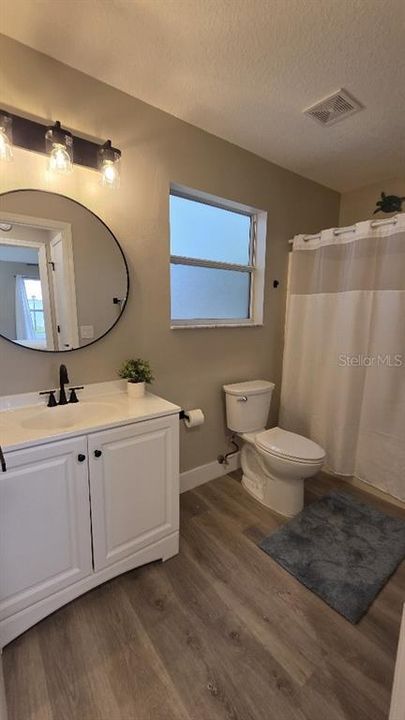 For Sale: $324,900 (2 beds, 2 baths, 1213 Square Feet)